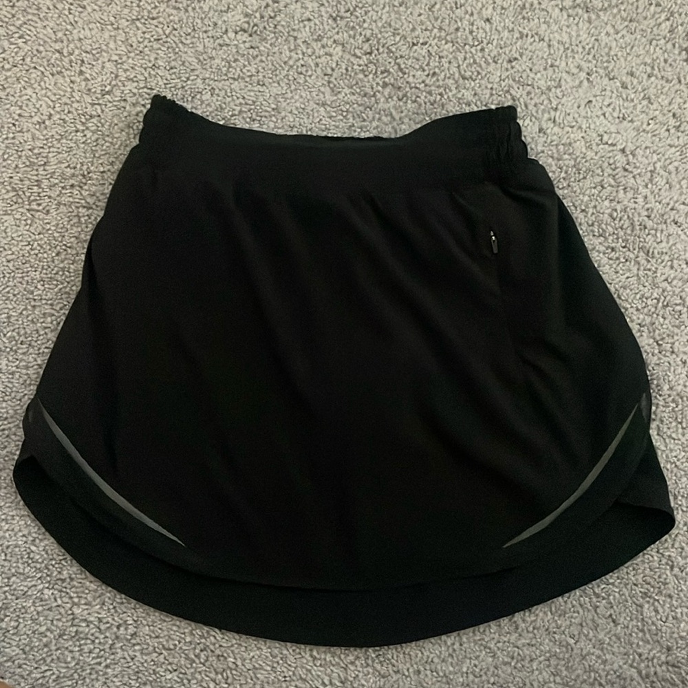 Lululemon Hotty Hot HR skirt size 4 black